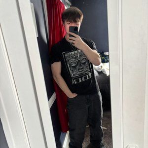 Meet your Posher, Phoenix